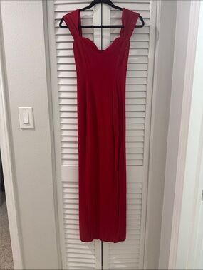 Oh Polly Dress Women’s Red Sleeveless Maxi Dress - Elegant Sweetheart Neckline